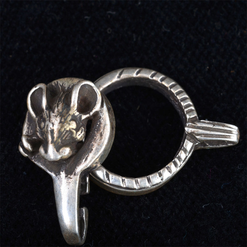 BBC006 | Sterling Silver Mouse Clasp by Robert Burkett – 01