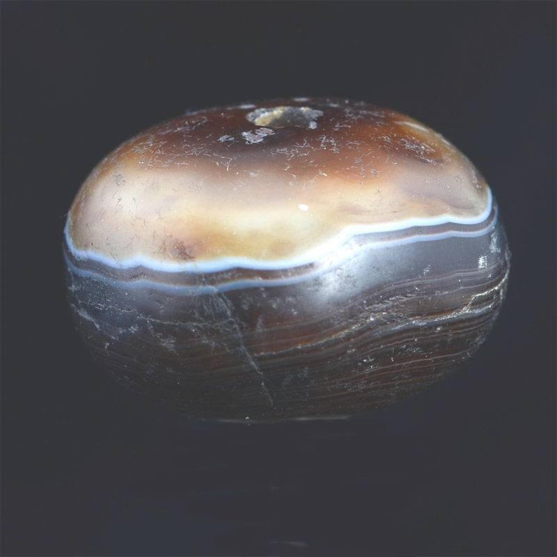 BC2443 | Ancient hamburger Agate dZi Bead – 01