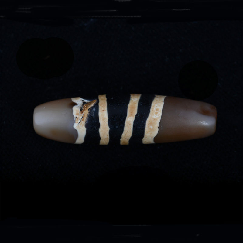BC3252 | Old Agate Bhaisajyaguru Dzi Bead – 03
