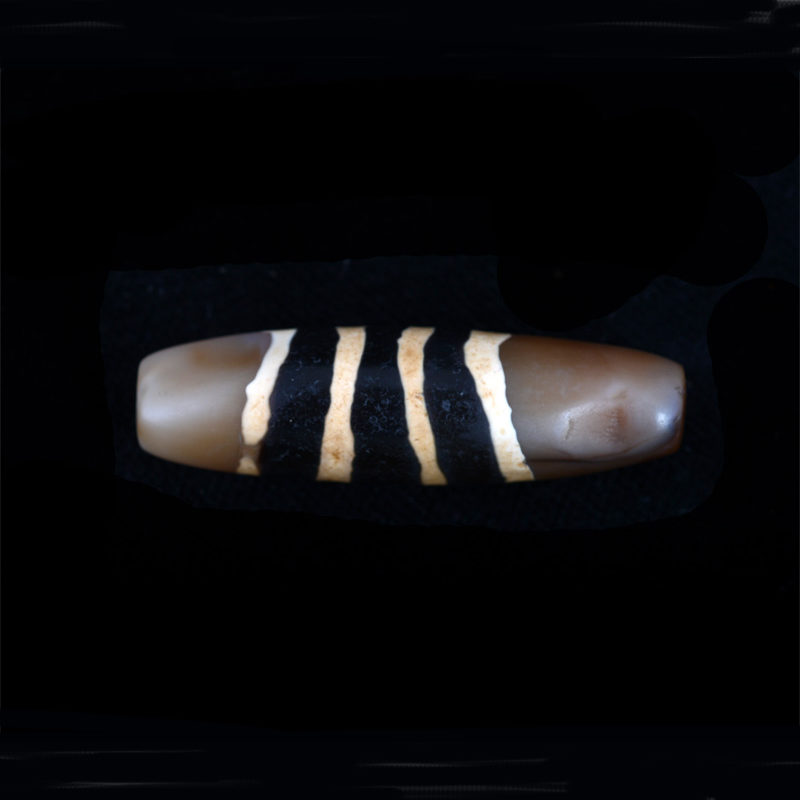 BC3252 | Old Agate Bhaisajyaguru Dzi Bead – 04