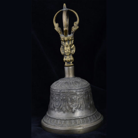 AA1100 | Antique Tibetan Bell & Dorje Set, 19C - 02