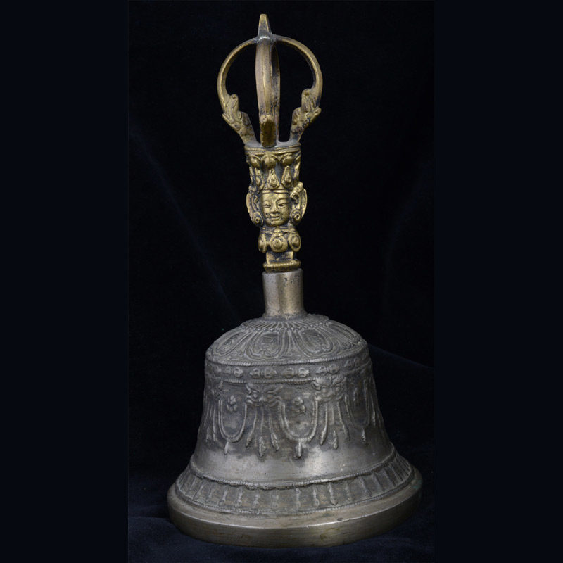 AA1100 | Antique Tibetan Bell & Dorje Set, 19C – 02