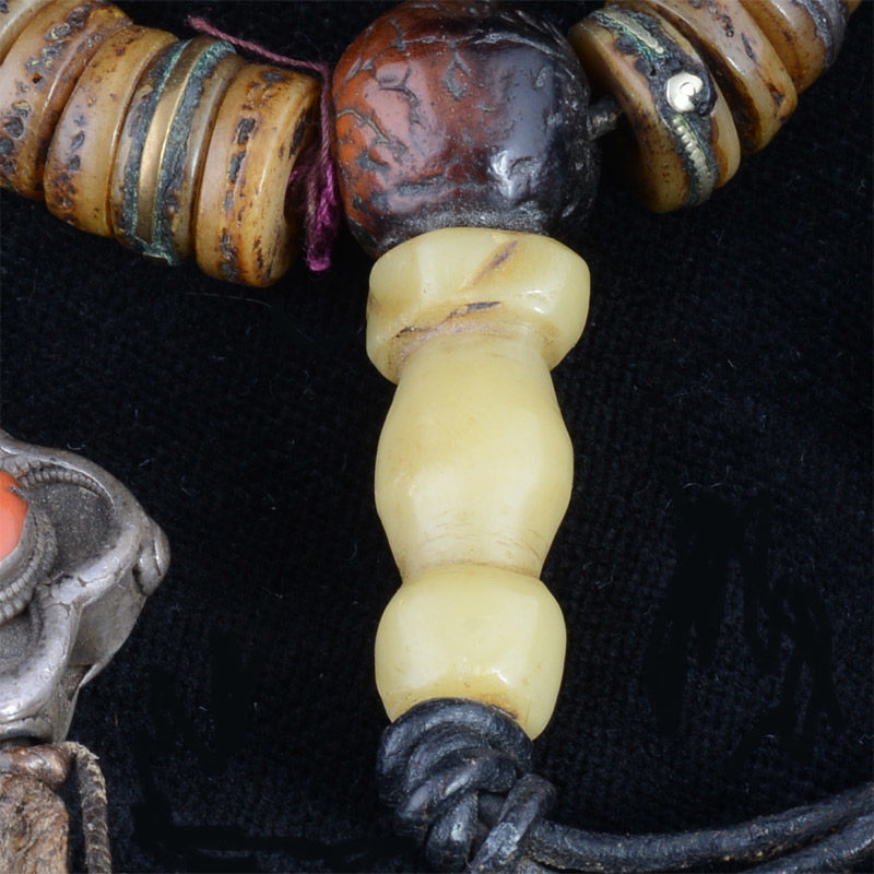 ML1062 | Antique Mala with Inlaid Bone Disks and Stellar Counters – 02