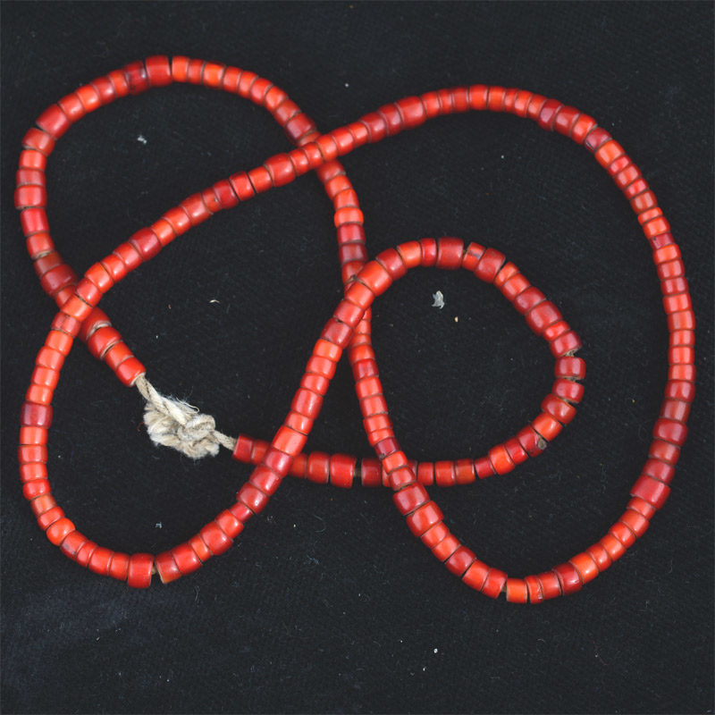 WHB102 | Venetian White Heart Beads – 04