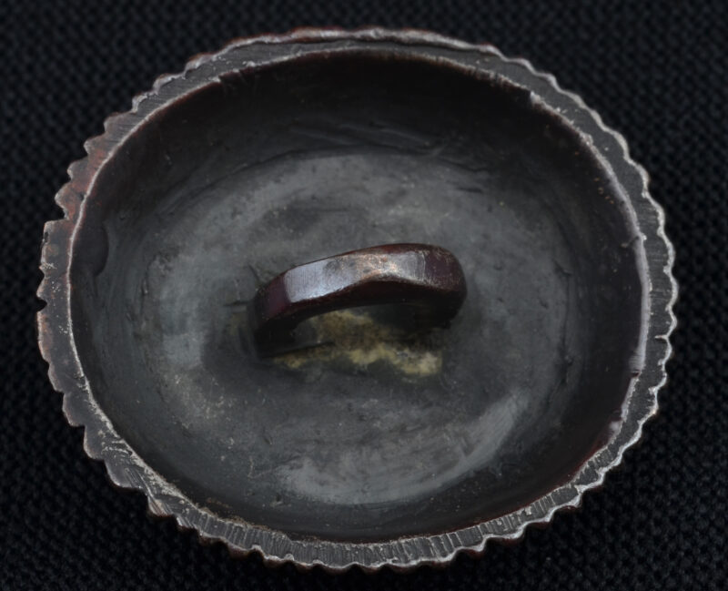 BB64 | Bronze Koi Button in Antiqued Bronze – 02