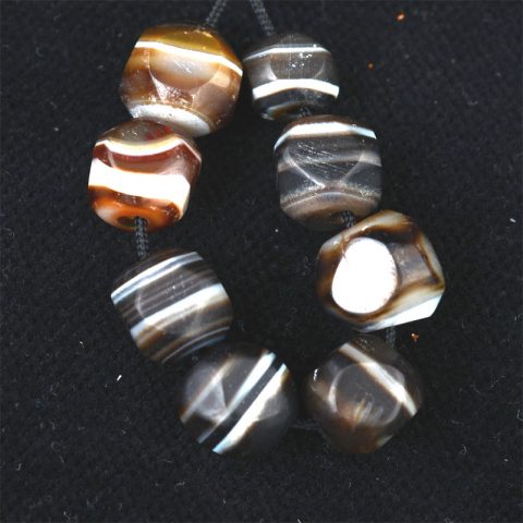 BC3290 | Eight corner cut Agate Beads - 00