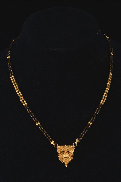 IG2101 | High Caret Indian Gold Necklace w/black seed Beads - 01