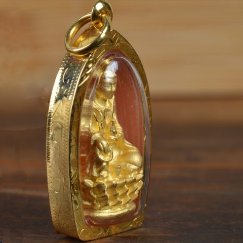 AMG1046 | Thai Kwan Yin Deity Amulet in 22K Gold Case - 02