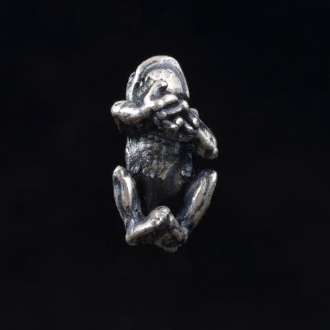 BB27 | Sterling Silver Hanging Toad Bead by Robert Burkett - 01 | BB27 | Sterling Silver Hanging Toad Bead by Robert Burkett - 01