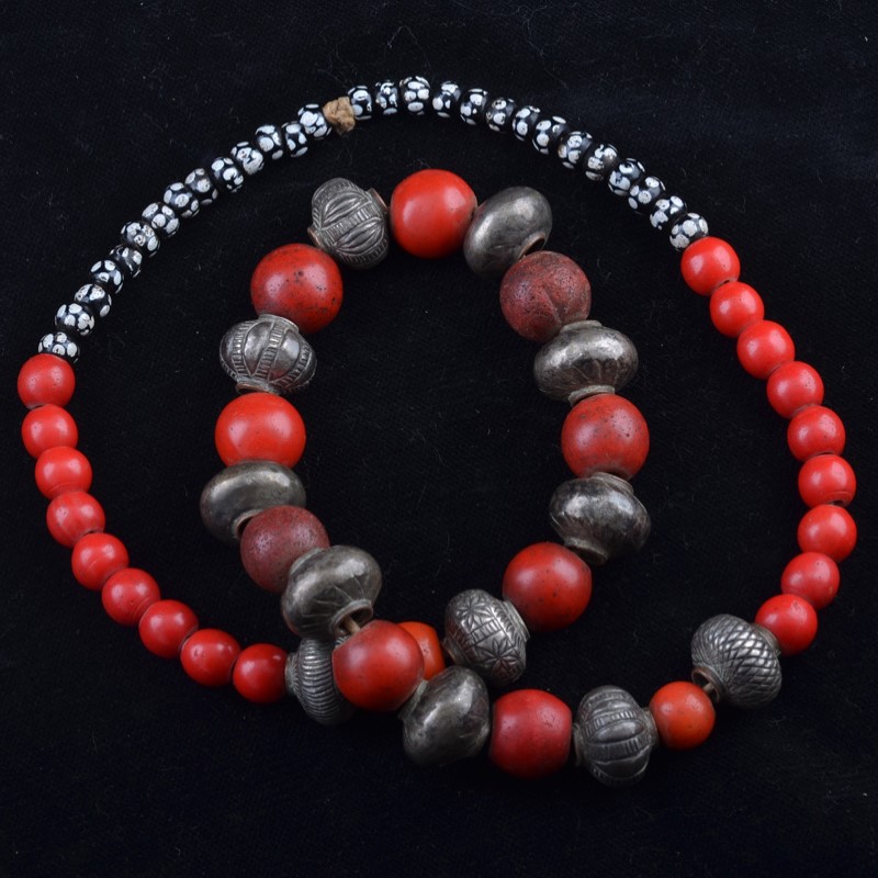 BC1264 | Necklace of Red Glass Beads and Antique Silver | BC1264 | Necklace of Red Glass Beads and Antique Silver