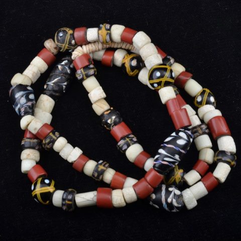 BC1640 | Strand of Lewis and Clark and French Ambassador Beads - 00