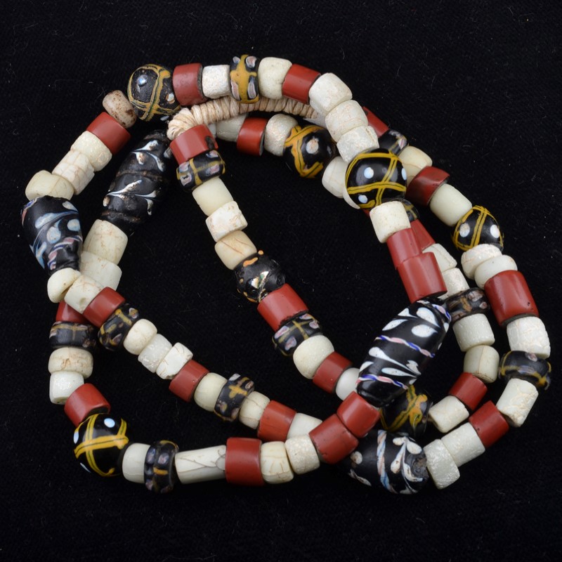 BC1640 | Strand of Lewis and Clark and French Ambassador Beads - 00 | BC1640 | Strand of Lewis and Clark and French Ambassador Beads - 00