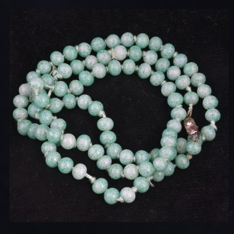 BC1976 | Strand of Antique Green and White Crumb Beads - 01