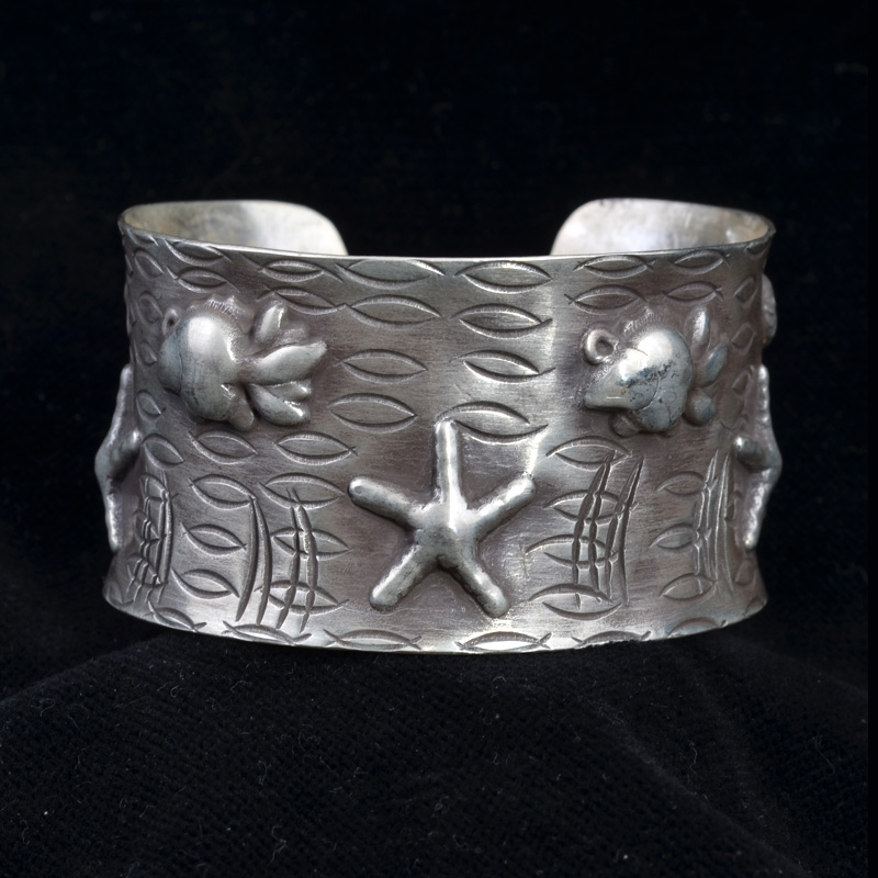 BRA3008 |  Hill Tribe Silver Bracelet with Fish and Sea Stars | BRA3008 | Hill Tribe Silver Bracelet with Fish and Sea Stars