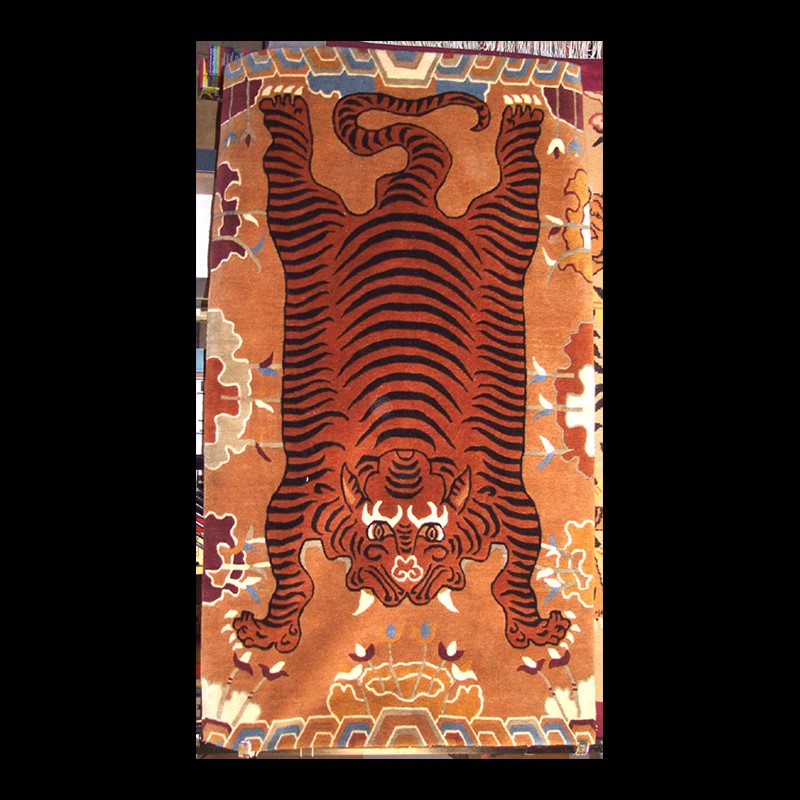 CT101-3R | Pelt Tiger Carpet with Tibetan Border