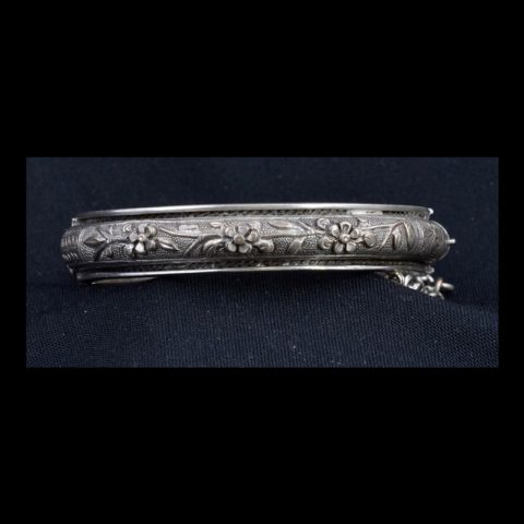 ECS127 | Ethnic Chinese Silver Hinged Bracelet - 00 | ECS127 | Ethnic Chinese Silver Hinged Bracelet - 00