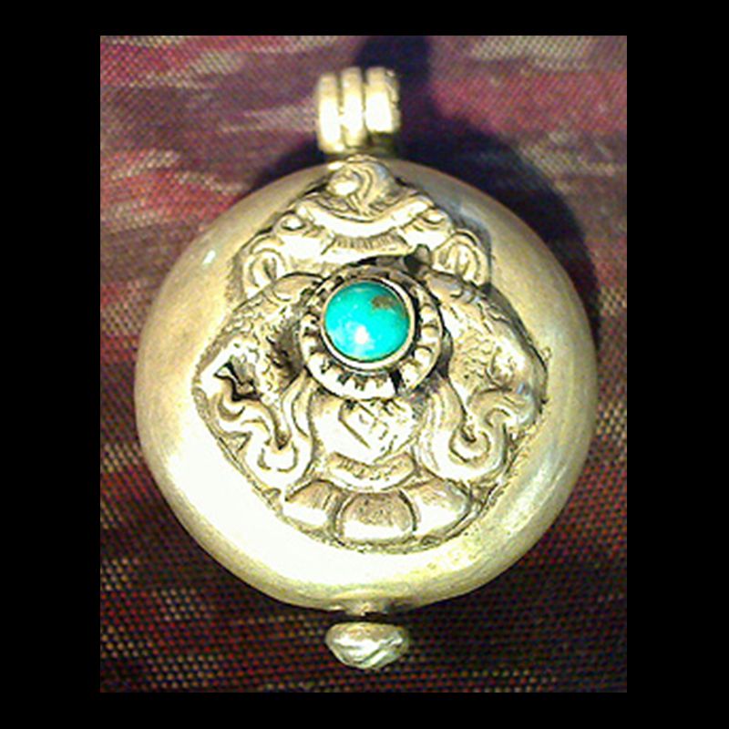 GAU34 | Sterling Silver Clamshell Gau with Turquoise Stone