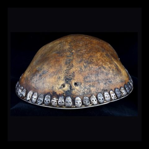KP503 | Sterling Lined Human Skull Kapala from Practitioner’s Estate - 01