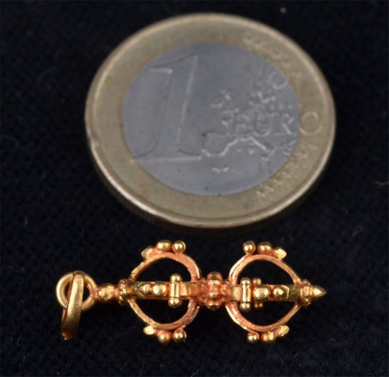 TTG23 | Gold Dorje Pendant made in Nepal in 22K – 01
