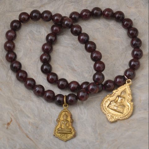 YJ112 | Garnet Stretch Bracelet with Buddha Amulet Charm - 00